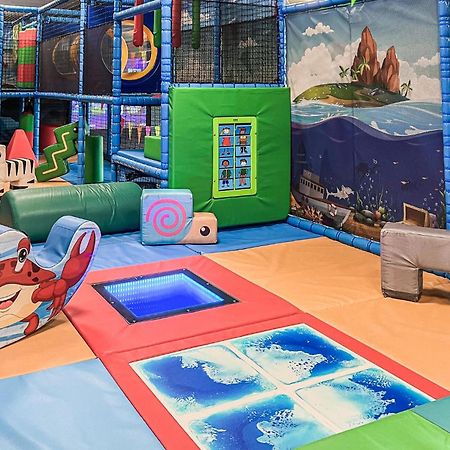 Vakantiepark De Zeeuwse Parel Scherpenisse ภายนอก รูปภาพ