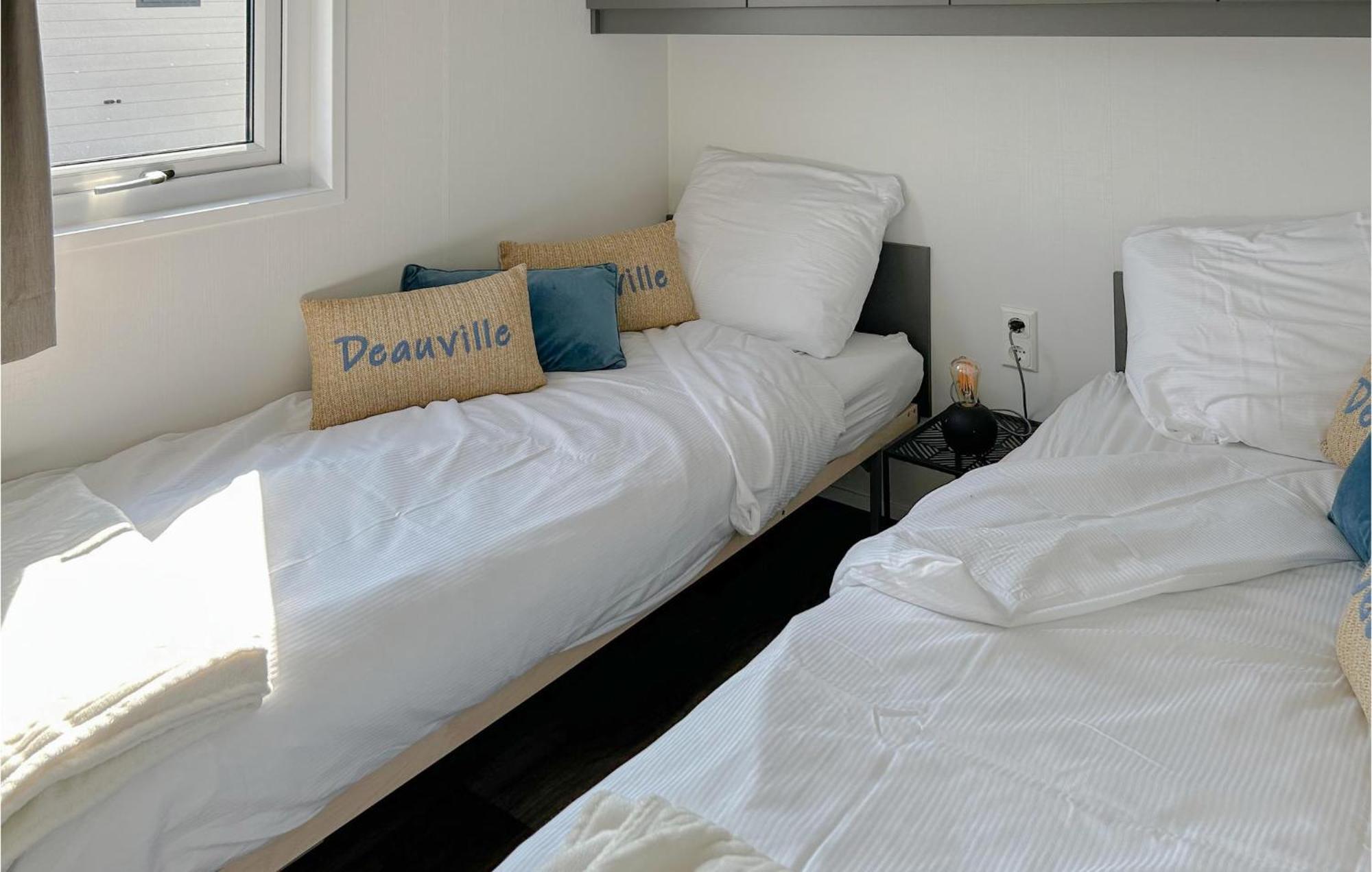 Vakantiepark De Zeeuwse Parel Scherpenisse ภายนอก รูปภาพ